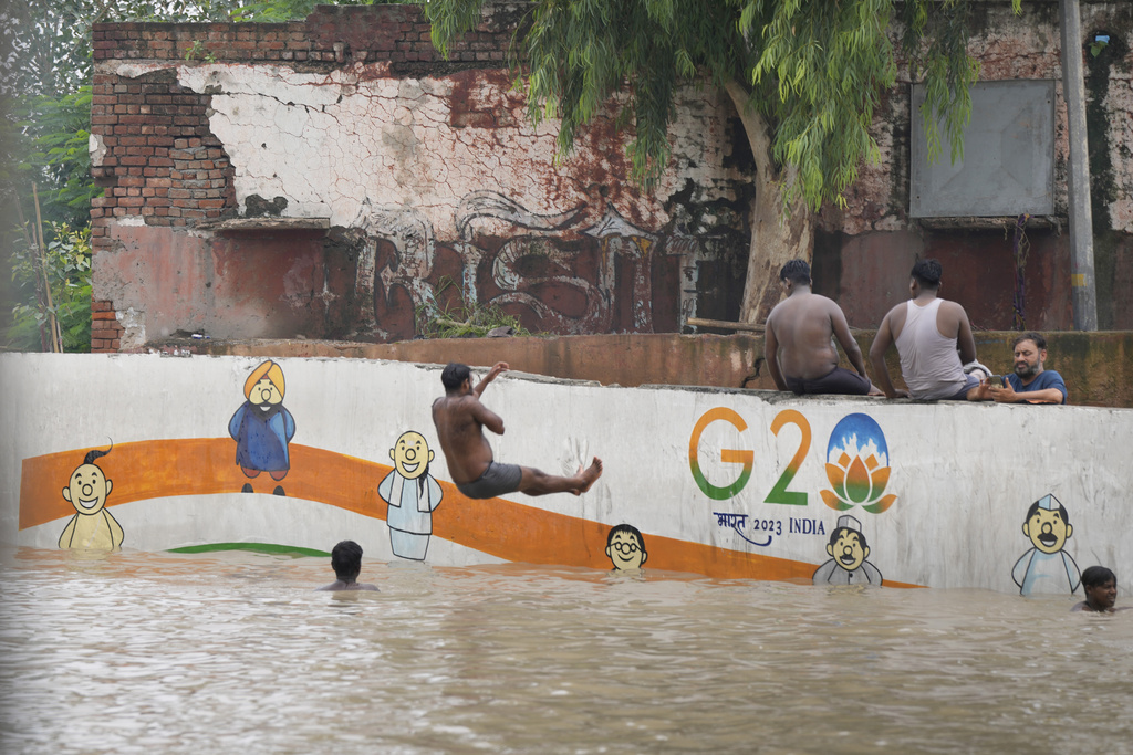 Thu. 9:03 a.m.: Record monsoon rains have killed more than 100 people ...